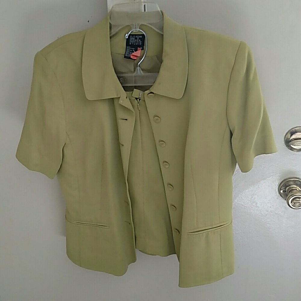 Suit light green